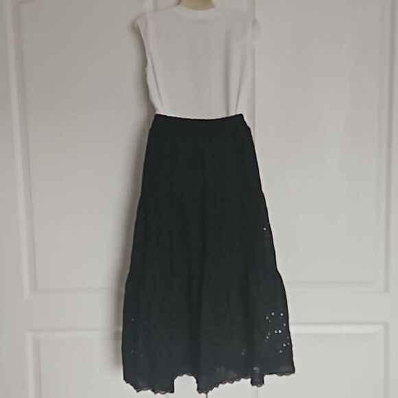 Suzy Shier Bundle 2 Piece Sleeveless Top & Eyelet Embroidery Maxi Skirt XS Black - Picture 5 of 16
